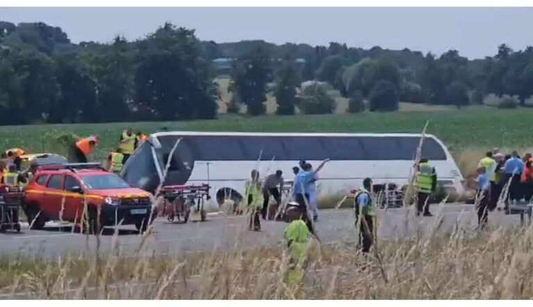 au-moins-quatre-morts-dans-l-accident-d-un-car-sur-l-autoroute-a81-1749820825